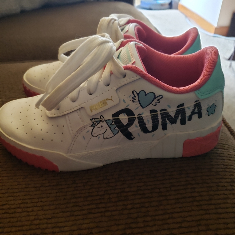 Size 1 Girls Puma Gym Shoes Sneakers